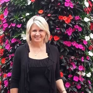 Meet your Posher, Debbie